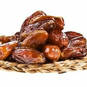 Sayer
It is unique in the world due to its sugar percentage and nutritious value. Sayer dates are a semi-dried date with a sweet, unique taste. They are long and oval Sayer dates start off yellow in colour, then turn to amber-colored and then to reddish or dark brown as they ripen. Also known as Stamaran, Saamaran or Samberun dates.